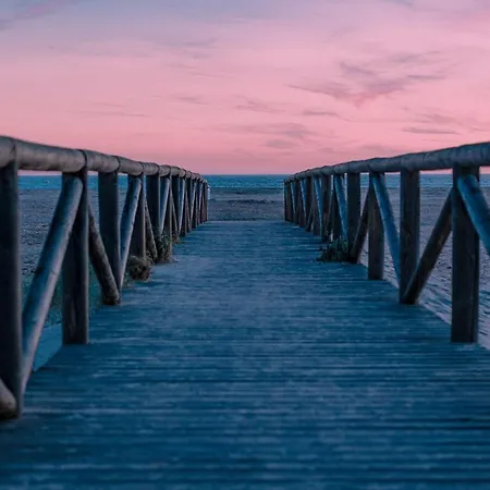 绿洲酒店 科尼尔-德拉弗龙特拉