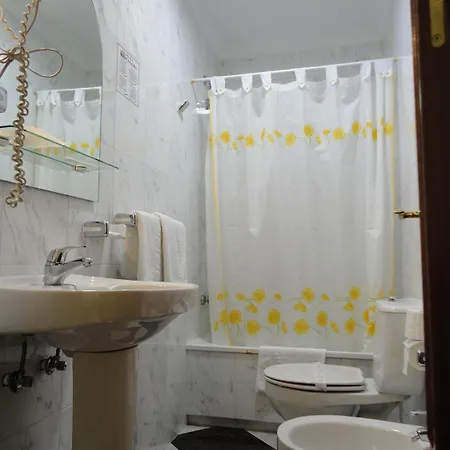 绿洲酒店 酒店 科尼尔-德拉弗龙特拉