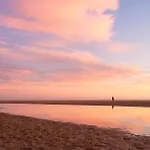 Oasis קוניל דה לה פרונטרה