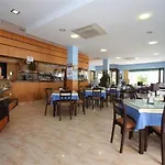 Oasis קוניל דה לה פרונטרה